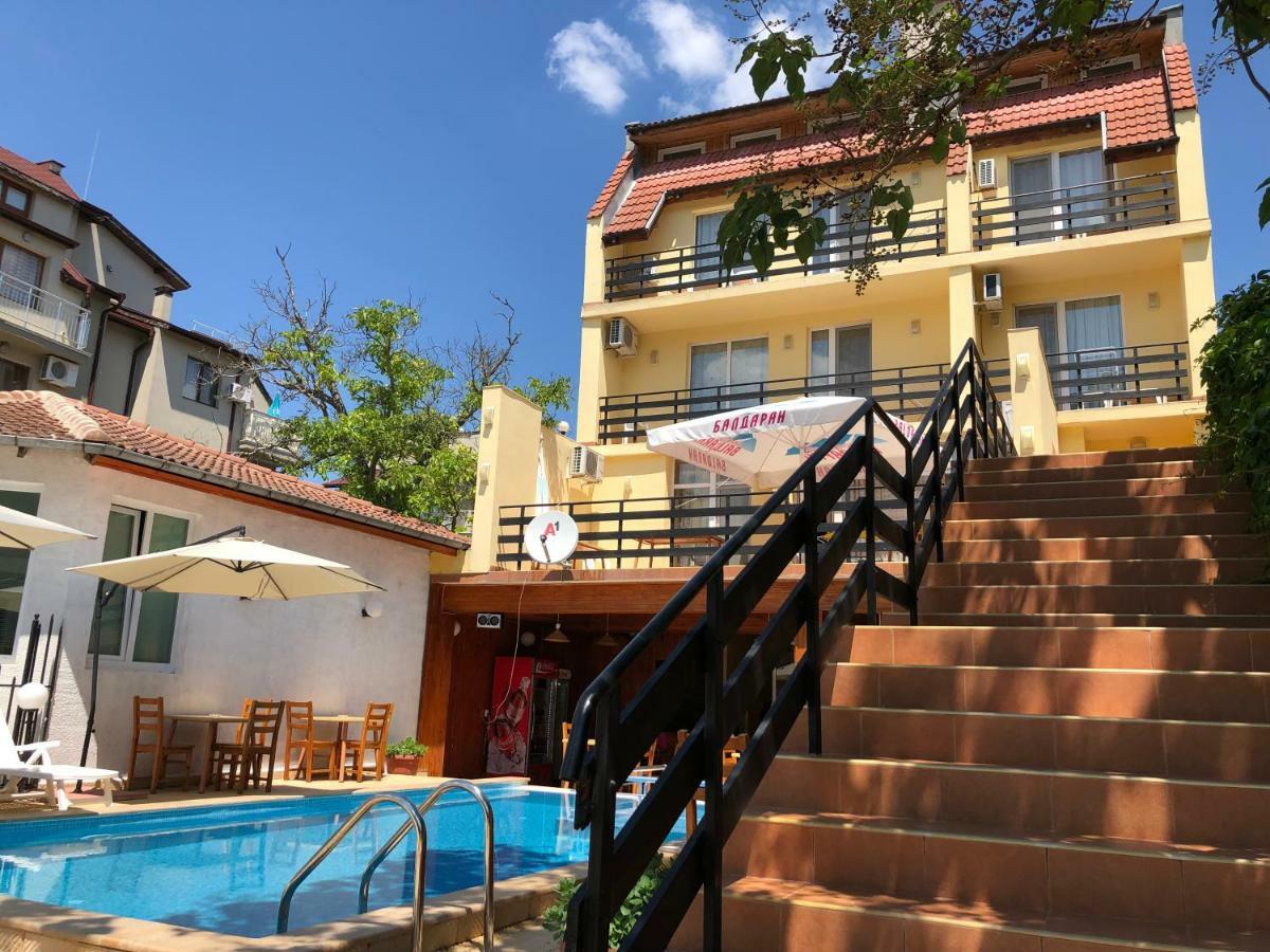 Family Hotel Central Kranevo Exterior foto